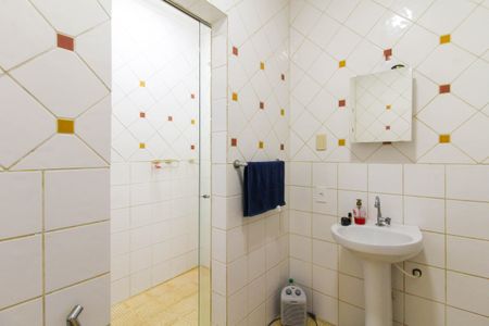 Casa para alugar com 120m², 3 quartos e 2 vagas Casa para alugar com 120m², 3 quartos e 2 vagasBanheiro Social