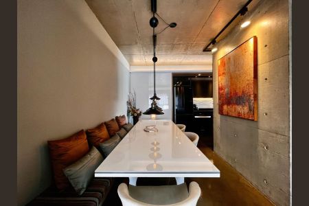 Apartamento à venda com 140m², 2 quartos e 4 vagas Apartamento à venda com 140m², 2 quartos e 4 vagasSala de Jantar