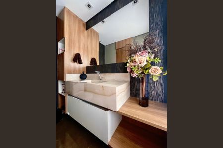 Apartamento à venda com 140m², 2 quartos e 4 vagas Apartamento à venda com 140m², 2 quartos e 4 vagasLavabo