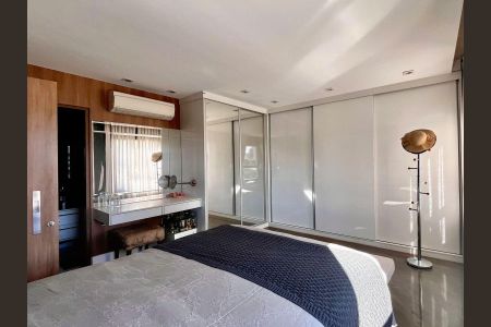 Apartamento à venda com 140m², 2 quartos e 4 vagas Apartamento à venda com 140m², 2 quartos e 4 vagasSuíte