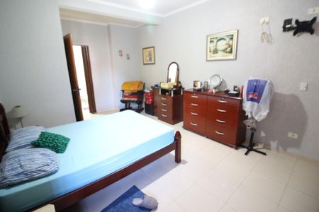 Casa à venda com 160m², 3 quartos e 8 vagasSuíte