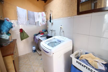 Casa à venda com 160m², 3 quartos e 8 vagasÁrea de Serviço