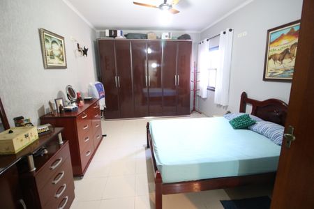 Casa à venda com 160m², 3 quartos e 8 vagasSuíte