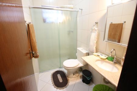 Casa à venda com 160m², 3 quartos e 8 vagasBanheiro