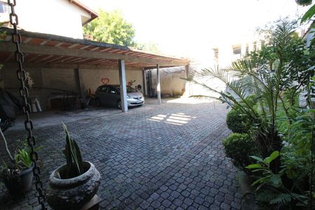 Casa à venda com 160m², 3 quartos e 8 vagasGaragem