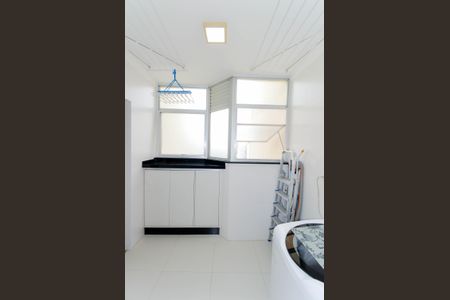 Apartamento à venda com 90m², 3 quartos e 2 vagas Apartamento à venda com 90m², 3 quartos e 2 vagasÁrea de Serviço