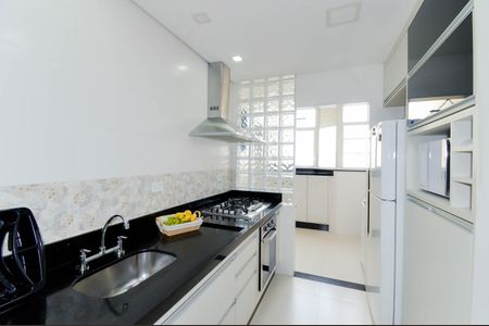 Apartamento à venda com 90m², 3 quartos e 2 vagas Apartamento à venda com 90m², 3 quartos e 2 vagasCozinha