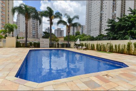Apartamento à venda com 90m², 3 quartos e 2 vagas Apartamento à venda com 90m², 3 quartos e 2 vagasÁrea comum - Piscina
