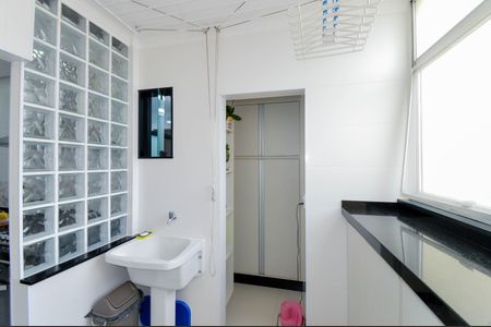 Apartamento à venda com 90m², 3 quartos e 2 vagas Apartamento à venda com 90m², 3 quartos e 2 vagasÁrea de Serviço