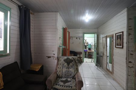 Casa à venda com 100m², 4 quartos e 2 vagasSala