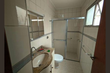 Casa para alugar com 280m², 2 quartos e 2 vagas Casa para alugar com 280m², 2 quartos e 2 vagasBanheiro