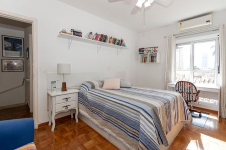 Casa à venda com 156m², 3 quartos e 2 vagas Casa à venda com 156m², 3 quartos e 2 vagasQuarto 1
