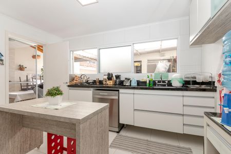 Casa à venda com 156m², 3 quartos e 2 vagas Casa à venda com 156m², 3 quartos e 2 vagasCozinha