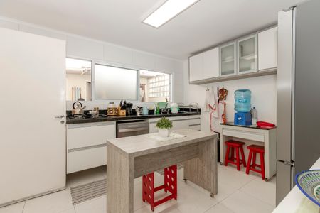 Casa à venda com 156m², 3 quartos e 2 vagas Casa à venda com 156m², 3 quartos e 2 vagasCozinha