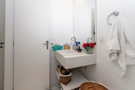 Casa à venda com 156m², 3 quartos e 2 vagas Casa à venda com 156m², 3 quartos e 2 vagasBanheiro da Suíte