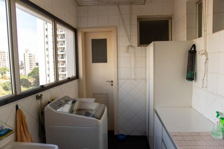 Apartamento à venda com 148m², 3 quartos e 3 vagas Apartamento à venda com 148m², 3 quartos e 3 vagasÁrea de Serviço