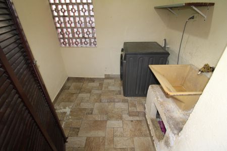 Casa à venda com 300m², 2 quartos e 2 vagasÁrea de Serviço