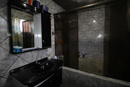 Casa à venda com 300m², 2 quartos e 2 vagasQuarto 1 - Banheiro