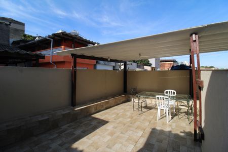 Casa à venda com 300m², 2 quartos e 2 vagasÁrea de Serviço