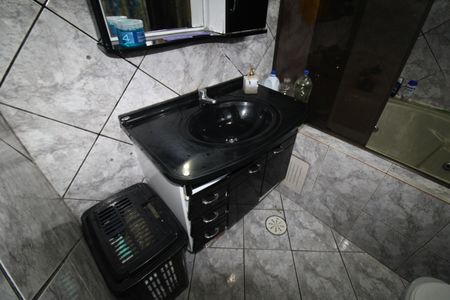 Casa à venda com 300m², 2 quartos e 2 vagasQuarto 1 - Banheiro