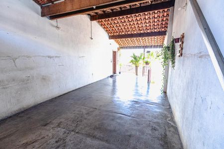 Casa à venda com 360m², 3 quartos e 3 vagas Casa à venda com 360m², 3 quartos e 3 vagasGaragem