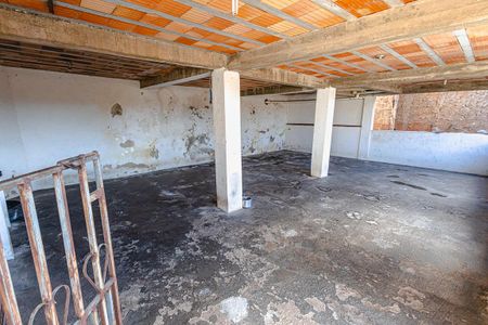 Casa à venda com 360m², 3 quartos e 3 vagas Casa à venda com 360m², 3 quartos e 3 vagasÁrea comum