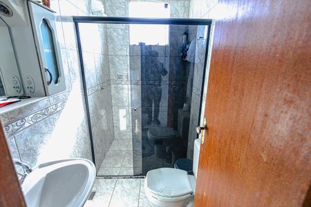 Casa à venda com 360m², 3 quartos e 3 vagas Casa à venda com 360m², 3 quartos e 3 vagasBanheiro 2