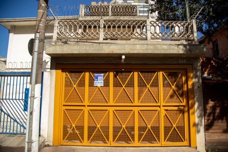 Casa à venda com 134m², 2 quartos e 1 vaga Casa à venda com 134m², 2 quartos e 1 vagaFachada e Placa