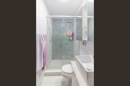 Casa de condomínio à venda com 182m², 3 quartos e 2 vagas Casa de condomínio à venda com 182m², 3 quartos e 2 vagasBanheiro Social