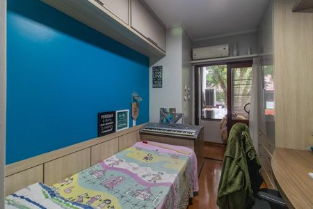 Casa de condomínio à venda com 182m², 3 quartos e 2 vagas Casa de condomínio à venda com 182m², 3 quartos e 2 vagasQuarto 1