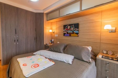 Casa de condomínio à venda com 182m², 3 quartos e 2 vagas Casa de condomínio à venda com 182m², 3 quartos e 2 vagasSuíte