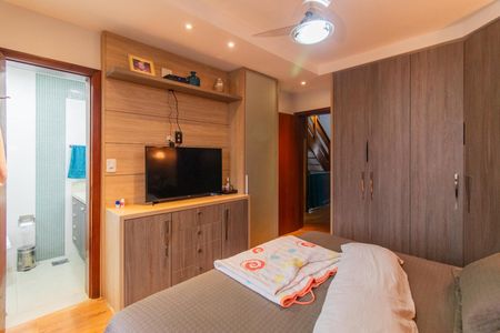 Casa de condomínio à venda com 182m², 3 quartos e 2 vagas Casa de condomínio à venda com 182m², 3 quartos e 2 vagasSuíte