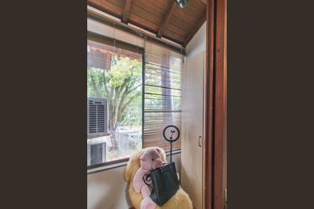 Casa de condomínio à venda com 182m², 3 quartos e 2 vagas Casa de condomínio à venda com 182m², 3 quartos e 2 vagasQuarto 1