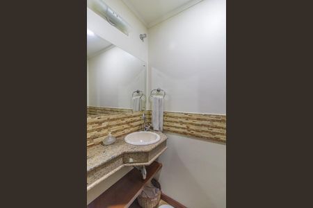 Casa de condomínio à venda com 182m², 3 quartos e 2 vagas Casa de condomínio à venda com 182m², 3 quartos e 2 vagasLavabo 2