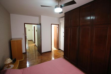 Casa à venda com 200m², 3 quartos e 2 vagasSuíte 1