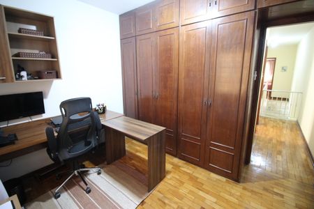 Casa à venda com 200m², 3 quartos e 2 vagasQuarto 3