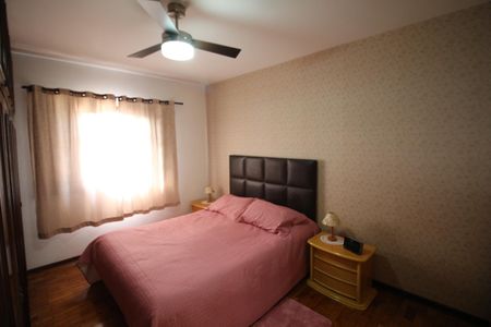 Casa à venda com 200m², 3 quartos e 2 vagasSuíte 1