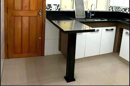 Casa à venda com 57m², 2 quartos e 2 vagas