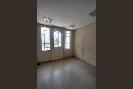 Casa à venda com 224m², 8 quartos e 1 vaga