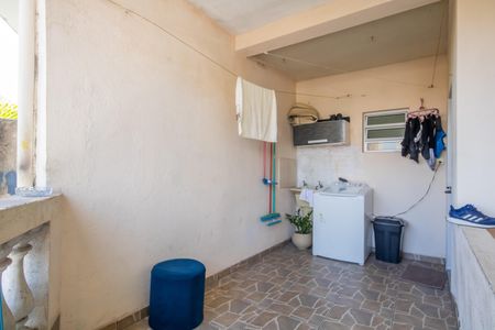 Casa à venda com 220m², 2 quartos e 1 vagaÁrea de Serviço