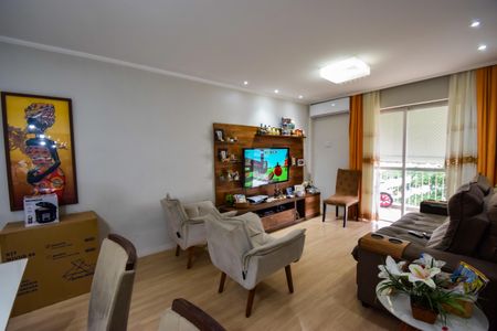Apartamento à venda com 85m², 2 quartos e 1 vaga Apartamento à venda com 85m², 2 quartos e 1 vagaSala