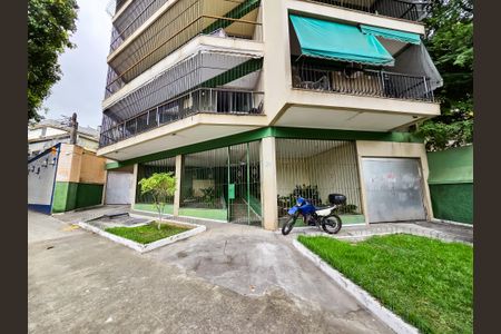 Apartamento à venda com 85m², 2 quartos e 1 vaga Apartamento à venda com 85m², 2 quartos e 1 vagaFachada