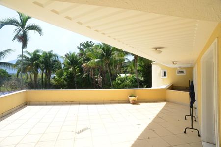 Casa à venda com 1032m², 5 quartos e 3 vagas Casa à venda com 1032m², 5 quartos e 3 vagasVaranda Suíte Principal