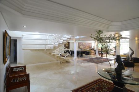 Casa à venda com 1032m², 5 quartos e 3 vagas Casa à venda com 1032m², 5 quartos e 3 vagasSala Principal