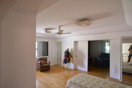 Casa à venda com 1032m², 5 quartos e 3 vagas Casa à venda com 1032m², 5 quartos e 3 vagasSuíte 2