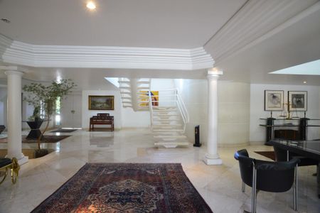 Casa à venda com 1032m², 5 quartos e 3 vagas Casa à venda com 1032m², 5 quartos e 3 vagasSala Principal