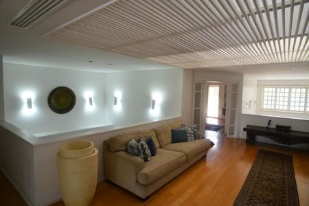 Casa à venda com 1032m², 5 quartos e 3 vagas Casa à venda com 1032m², 5 quartos e 3 vagasSala Superior