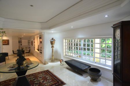 Casa à venda com 1032m², 5 quartos e 3 vagas Casa à venda com 1032m², 5 quartos e 3 vagasSala Principal