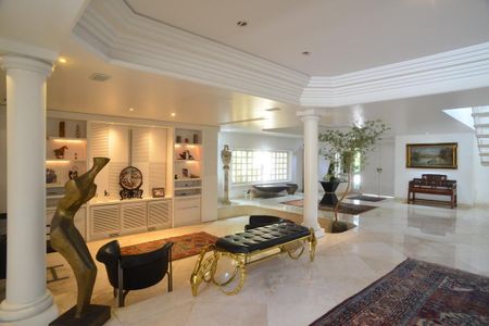 Casa à venda com 1032m², 5 quartos e 3 vagas Casa à venda com 1032m², 5 quartos e 3 vagasSala Principal