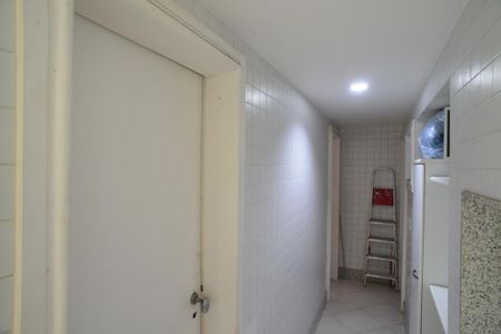 Casa à venda com 1032m², 5 quartos e 3 vagas Casa à venda com 1032m², 5 quartos e 3 vagasQuartos de Serviço